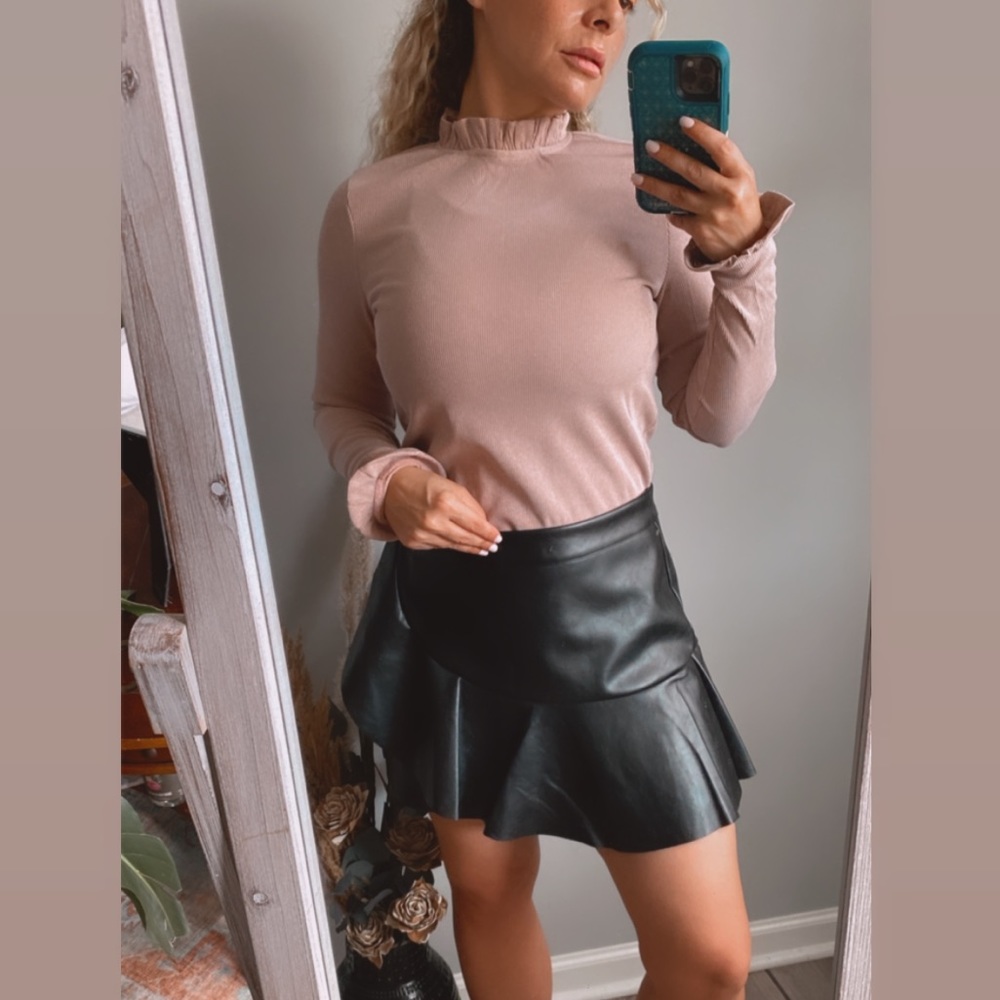 New// Blush Ribbed Ruffle Long Sleeve Top - Picture 6 of 6
